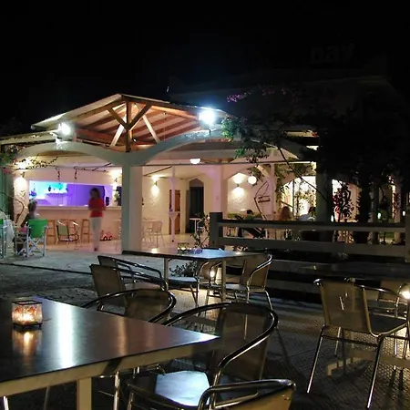 Kavos Bay Seafront * Agia Marina (Aegina)