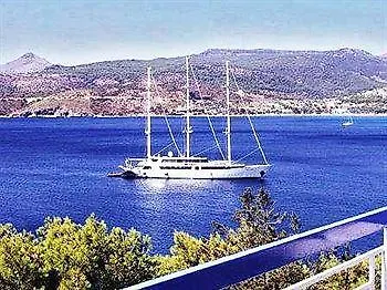 Kavos Bay Seafront * Agia Marina (Aegina)