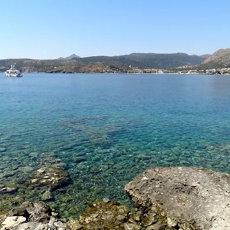 Kavos Bay Seafront Apartamento